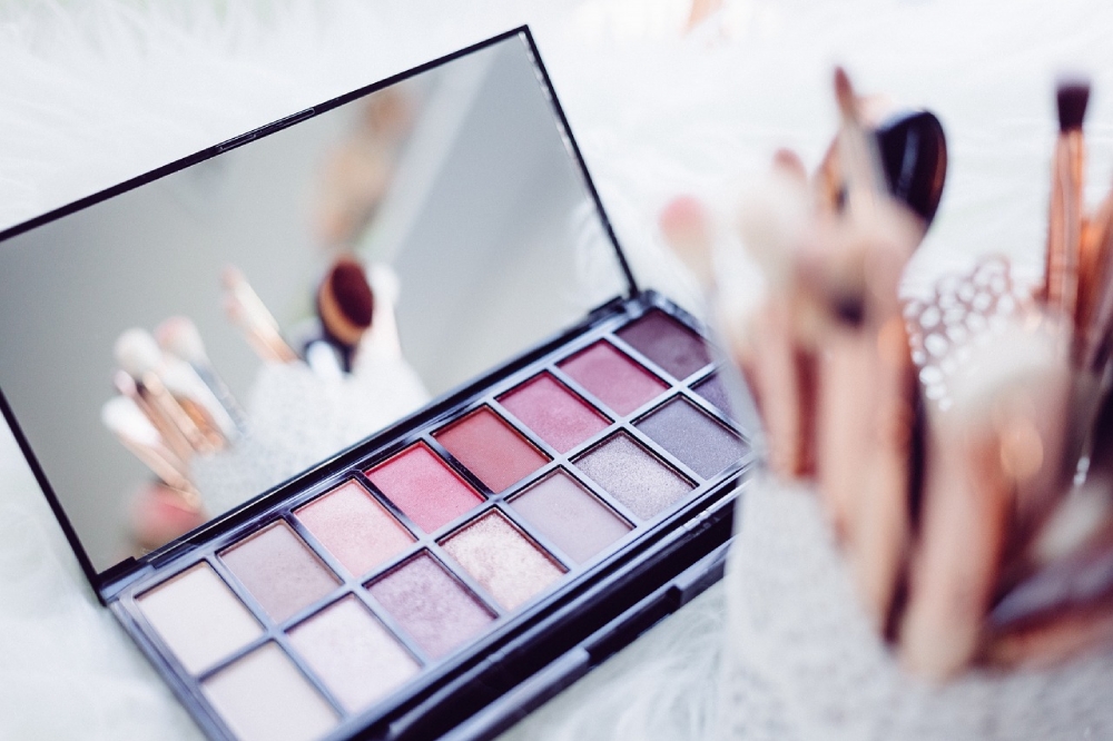 Is Your Teen Asking For Expensive Makeup For Christmas? Here Are Some Great Alternatives