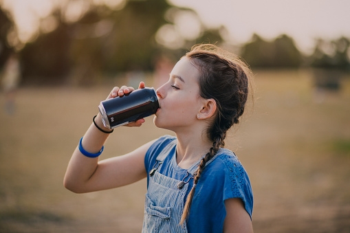Should children drink fizzy drinks?